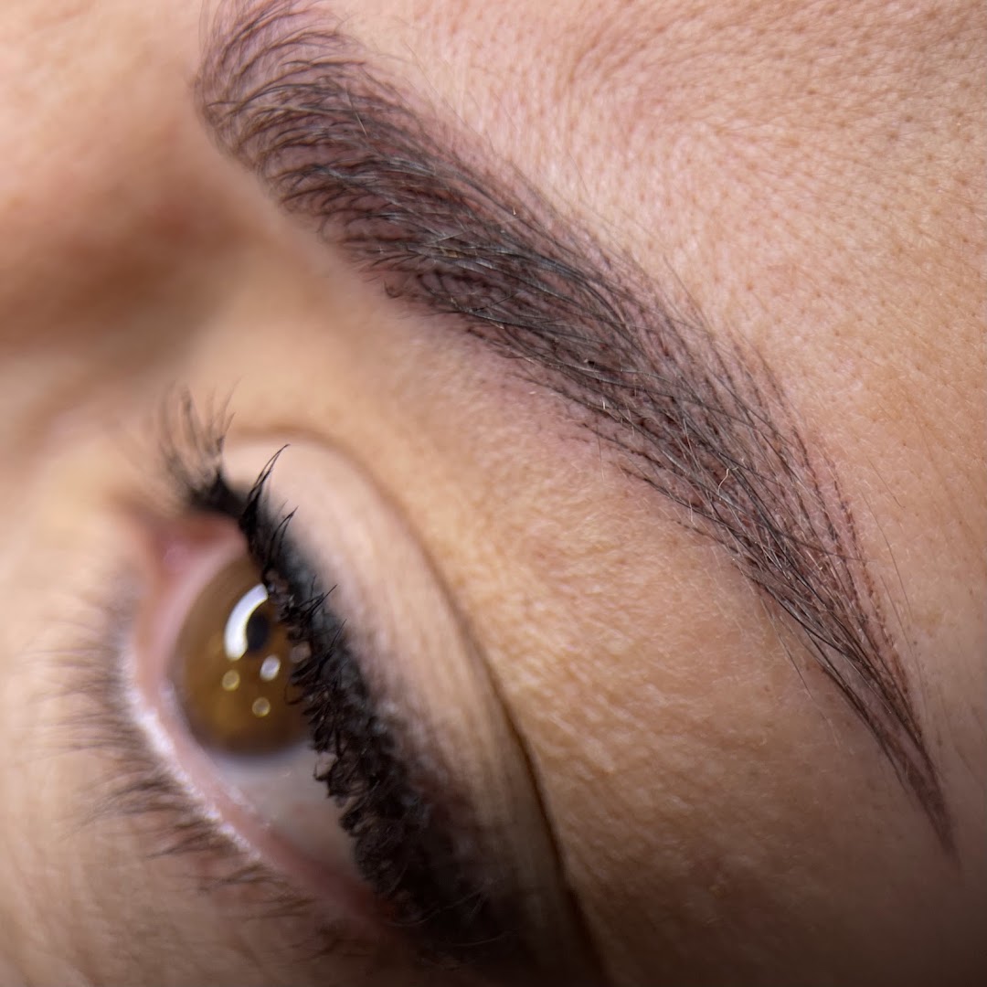 Beauty Lounge | Claudia Zemin - Trucco permanente e trattamenti viso · Foto 5